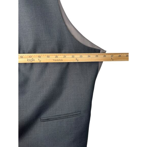 Caravelli Italy Leo Suit Vest Size 52L 48W Light Gray Polyester Formal Business - Picture 10 of 12